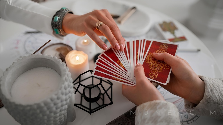10 Ağustos Tarot Falı